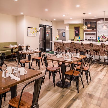 Holiday Inn And Suites Addison By Ihg Eksteriør billede