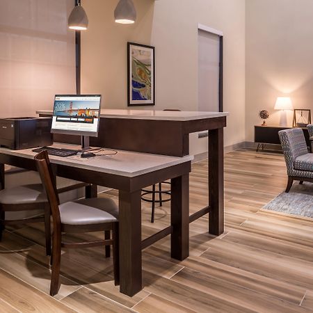Holiday Inn And Suites Addison By Ihg Eksteriør billede