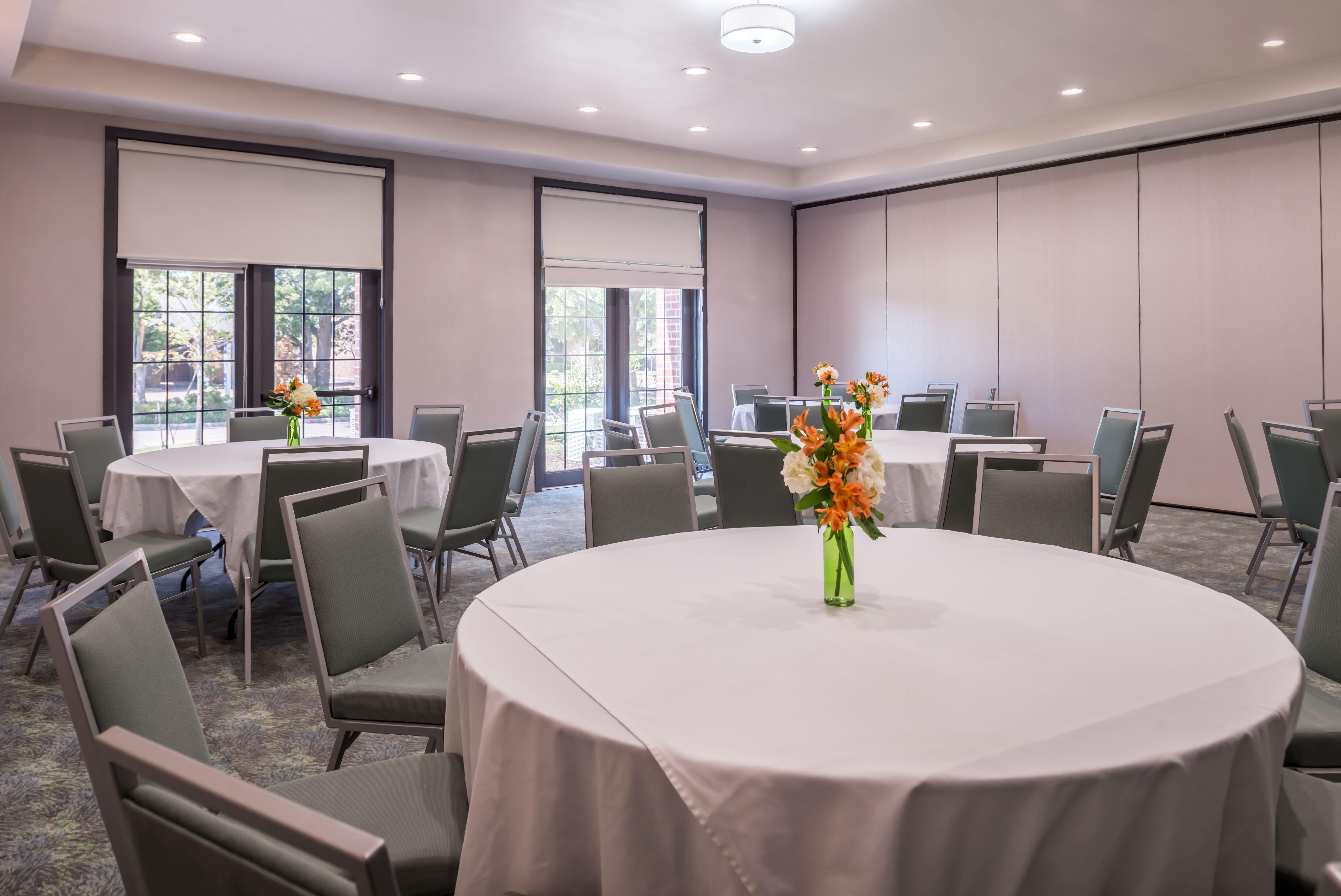 Holiday Inn And Suites Addison By Ihg Eksteriør billede