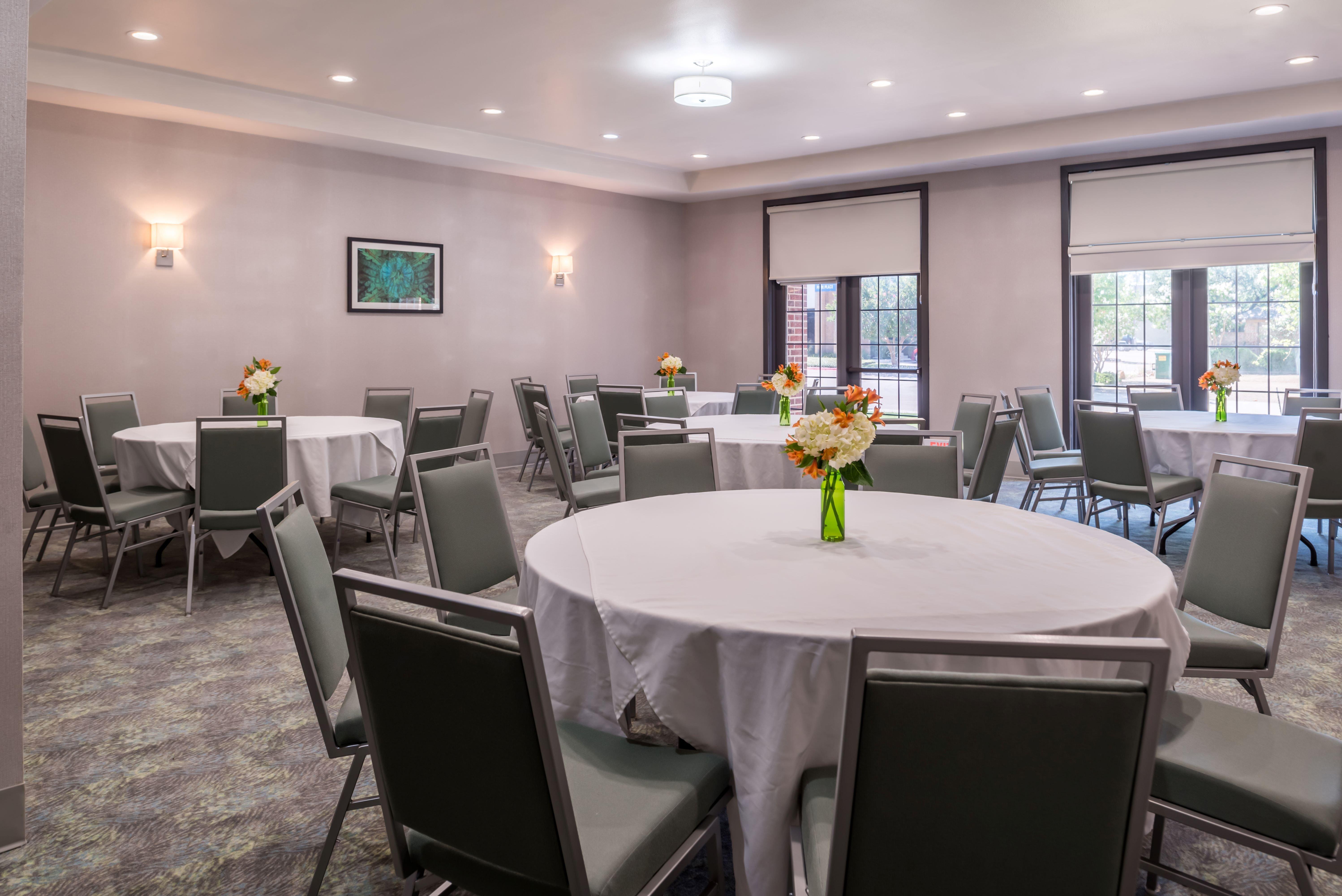 Holiday Inn And Suites Addison By Ihg Eksteriør billede
