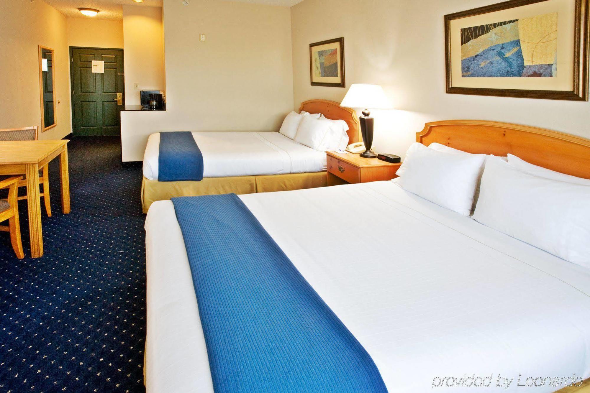Holiday Inn And Suites Addison By Ihg Værelse billede