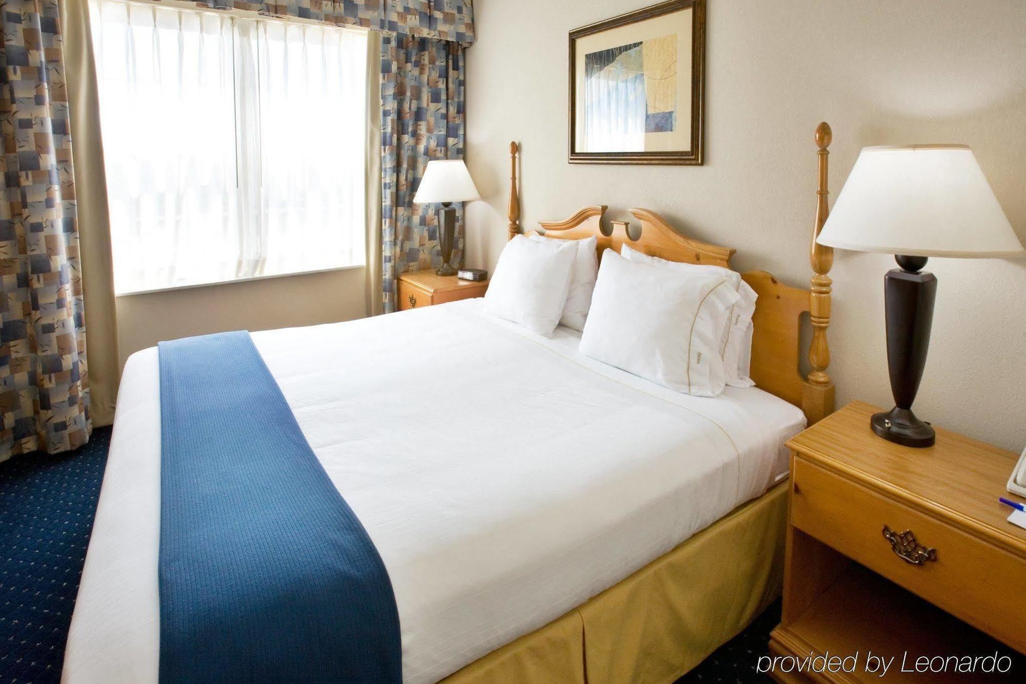 Holiday Inn And Suites Addison By Ihg Værelse billede