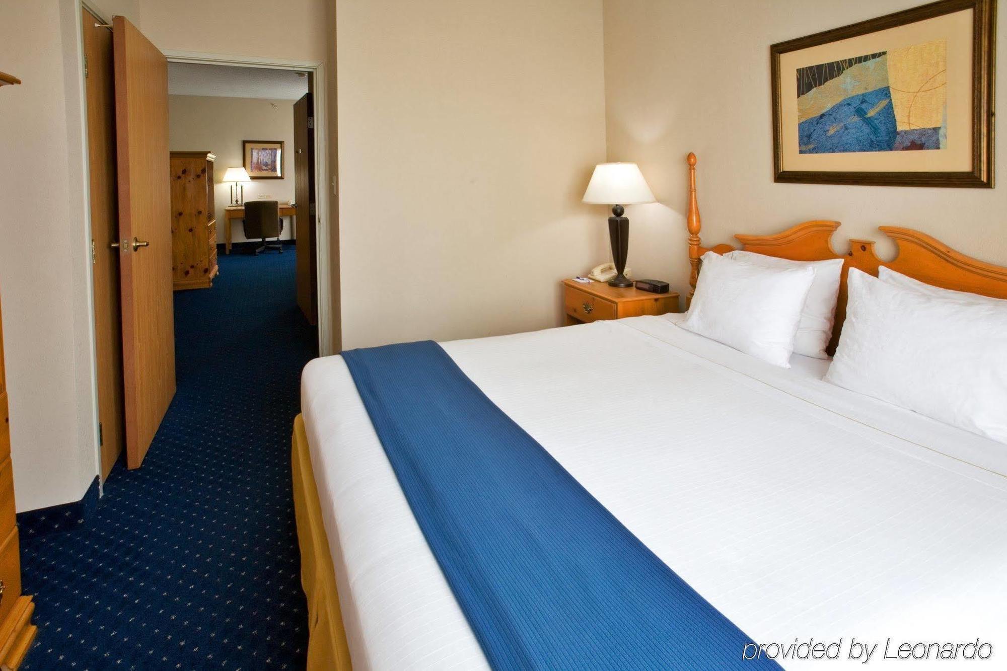 Holiday Inn And Suites Addison By Ihg Værelse billede